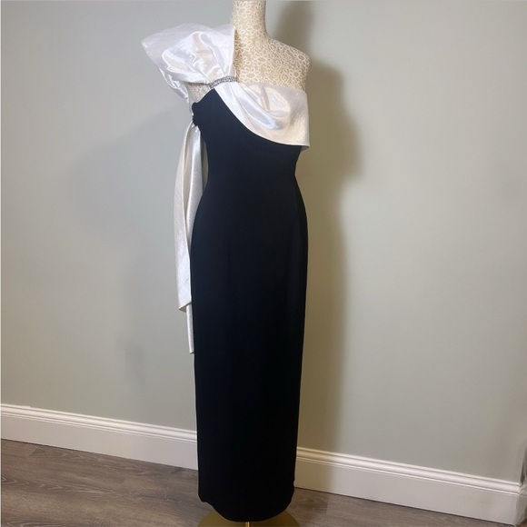 Cache Black and White One Shoulder Dress - Picture 4 of 14